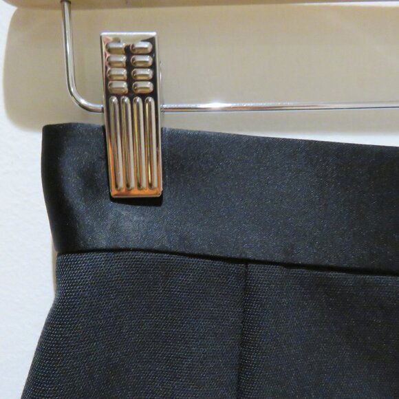 SANDRO Hugo High Waist Button Detail Pleat Shorts in Black Academia Quiet Luxury - Picture 3 of 13